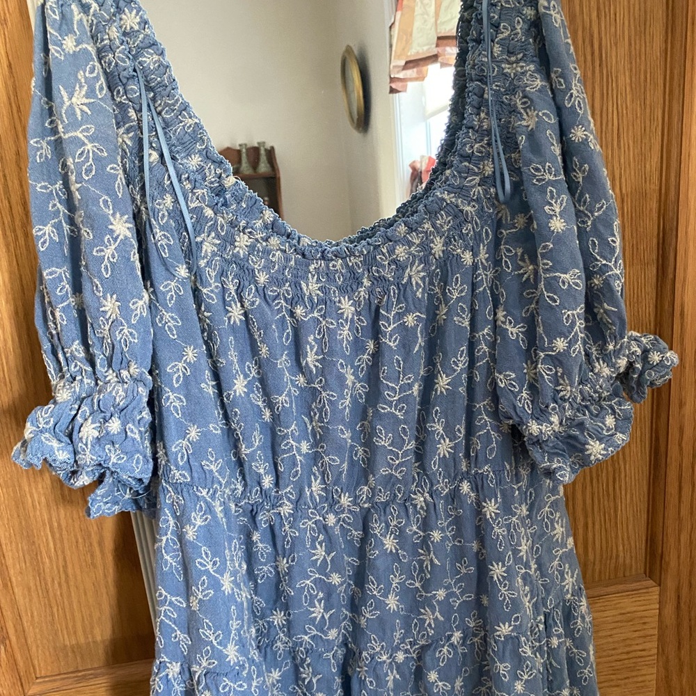 Off the shoulder light blue sun dress